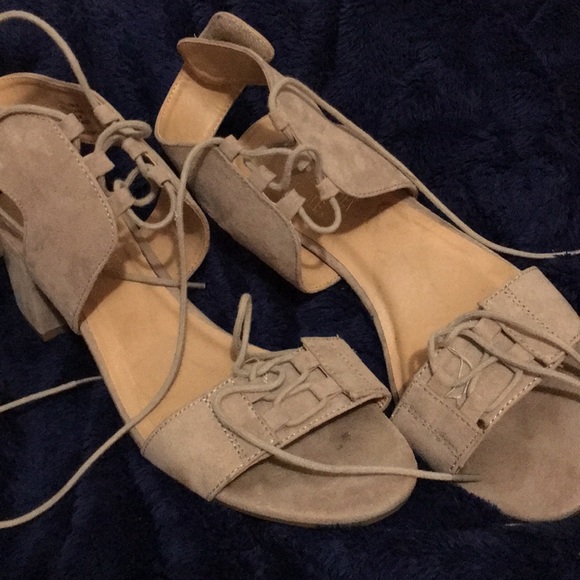 Strap heels - Picture 2 of 2